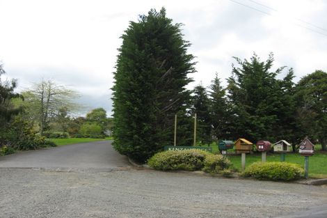 Photo of property in 55 Motu Road, Kumeu, 0891