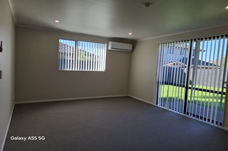 Photo of property in 36 Misty Valley Drive, Henderson, Auckland, 0612