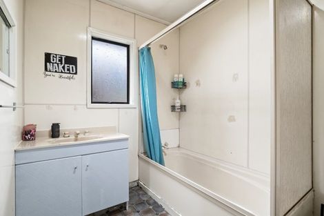 Photo of property in 26 Waldron Crescent, Green Island, Dunedin, 9018