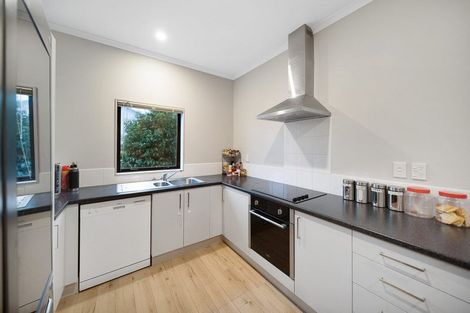 Photo of property in 16 Kuparu Street, Weymouth, Auckland, 2103