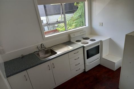 Photo of property in 1/10 Mckelvey Place, Tawa, Wellington, 5028