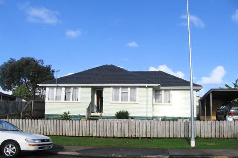 Photo of property in 44 Middlemore Crescent, Papatoetoe, Auckland, 2025
