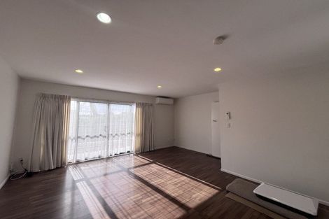 Photo of property in 2/1 Briar Way, New Lynn, Auckland, 0600