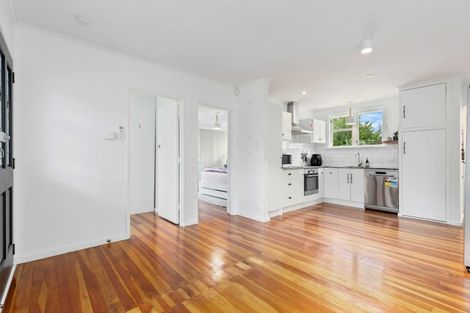 Photo of property in 3 Farringdon Street, Glen Innes, Auckland, 1072