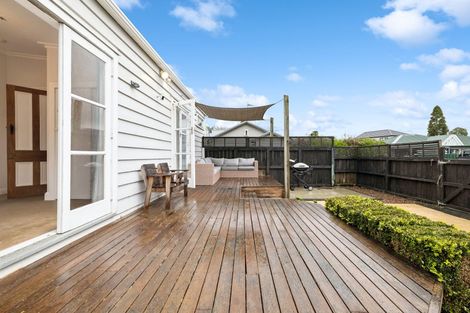 Photo of property in 2/93 Harris Street, Pukekohe, 2120