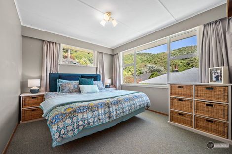 Photo of property in 12 Holmes Grove, Naenae, Lower Hutt, 5011