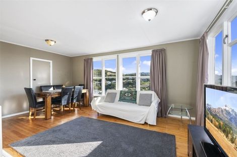 Photo of property in 27 Durham Street, Cannons Creek, Porirua, 5024