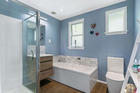 Photo of property in 10 Kia Ora Road, Beach Haven, Auckland, 0626