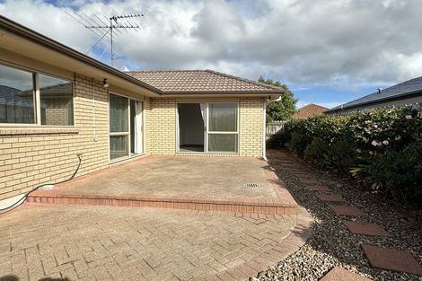 Photo of property in 10 Brosna Place, East Tamaki, Auckland, 2016