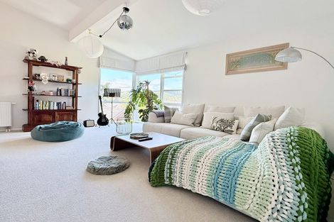 Photo of property in 71 Churton Drive, Churton Park, Wellington, 6037