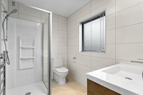 Photo of property in 28 Viridian Avenue, Rosehill, Papakura, 2113