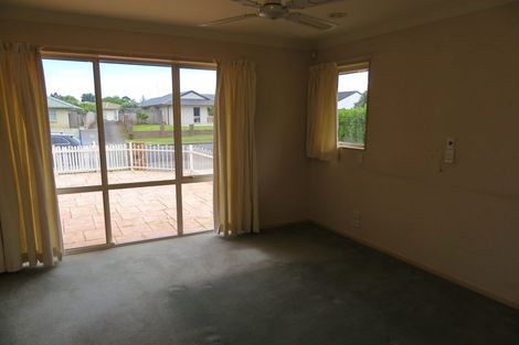 Photo of property in 38 Millhouse Drive, Northpark, Auckland, 2013