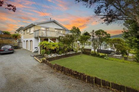 Photo of property in 4 Vista Crescent, Maoribank, Upper Hutt, 5018