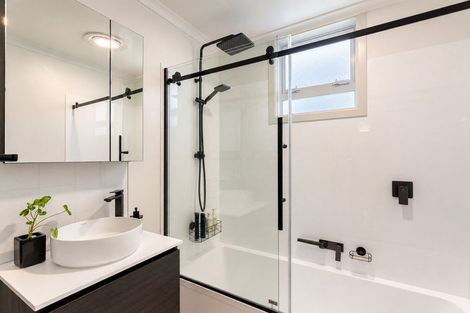 Photo of property in 69 Gladstone Street, Hawera, 4610