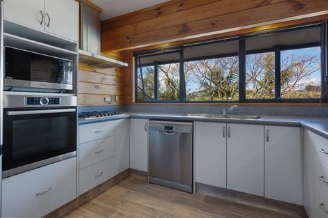 Photo of property in 33 Cable Bay Block Road, Cable Bay, 0420