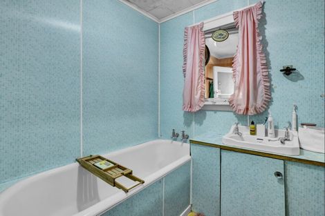 Photo of property in 239 Coronation Avenue, Welbourn, New Plymouth, 4310