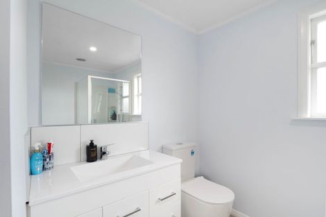 Photo of property in 25 Vernon Avenue, Takaro, Palmerston North, 4412