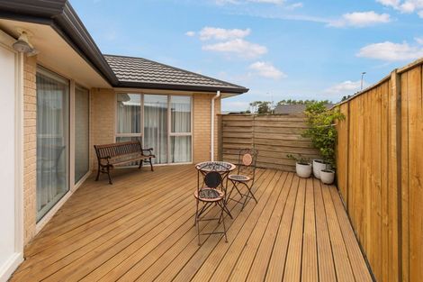 Photo of property in 98 Rosalie Terrace, Kelvin Grove, Palmerston North, 4414