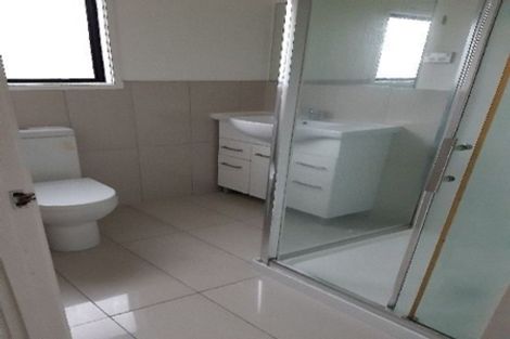 Photo of property in 2/7 Barbados Drive, Unsworth Heights, Auckland, 0632