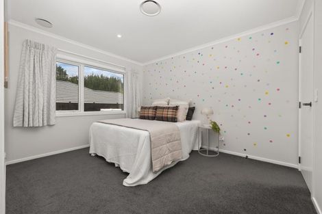 Photo of property in 10 Weatherdeck Close, Whitby, Porirua, 5024