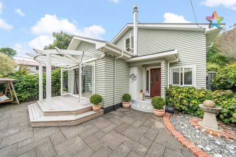 Photo of property in 377 Muritai Road, Eastbourne, Lower Hutt, 5013