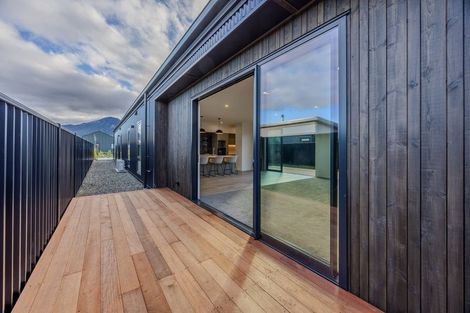 Photo of property in 21 Dunn Street, Lake Hawea, 9382