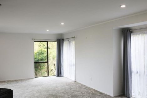 Photo of property in 35 Camellia Terrace, Maungaraki, Lower Hutt, 5010