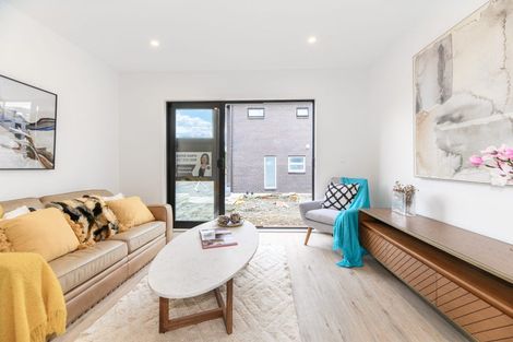 Photo of property in 250a Great North Road, Henderson, Auckland, 0612