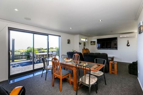 Photo of property in 37 Upper Pitone Road, Pitone, New Plymouth, 4374