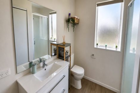 Photo of property in 70 Prado Drive, Pukekohe, 2120
