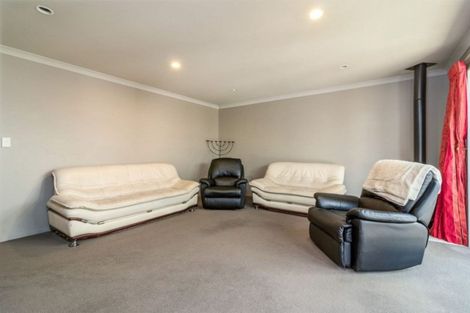 Photo of property in 6 Foresters Crescent, Parklands, Christchurch, 8083