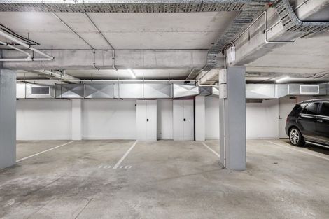 Photo of property in 3a/2 Bassett Road, Remuera, Auckland, 1050