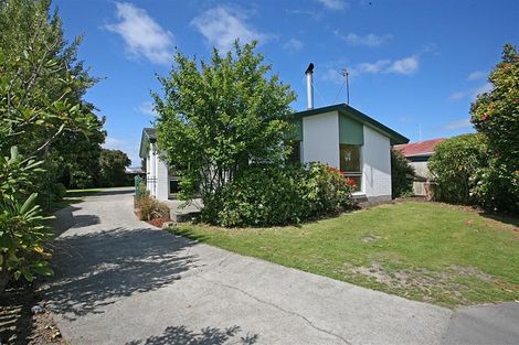 Photo of property in 38 Camberwell Place, Avonhead, Christchurch, 8042