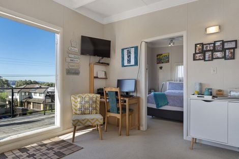 Photo of property in 25 Harbour View Road, Omokoroa, 3114