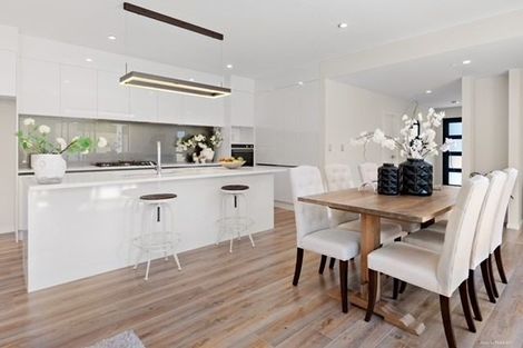 Photo of property in 23 Reserva Crescent, Kumeu, 0810