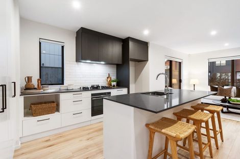 Photo of property in 3 Aquamarine Road, Rosehill, Papakura, 2113