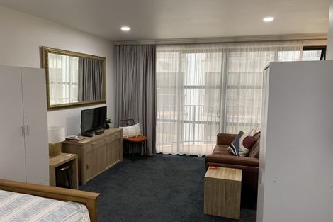 Photo of property in Atrium Apartments, 2h/154 The Terrace, Wellington Central, Wellington, 6011