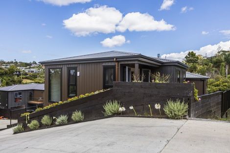 Photo of property in 48a Peter Terrace, Castor Bay, Auckland, 0620