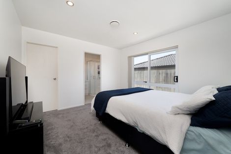 Photo of property in 16 John Broad Place, Flat Bush, Auckland, 2019