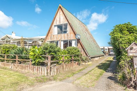 Photo of property in 5 Ashton Terrace, Castlecliff, Whanganui, 4501