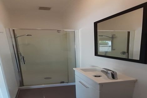 Photo of property in 64 Chelsea View Drive, Chatswood, Auckland, 0626