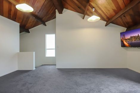 Photo of property in Metro Apartments, 17/220 Thorndon Quay, Pipitea, Wellington, 6011