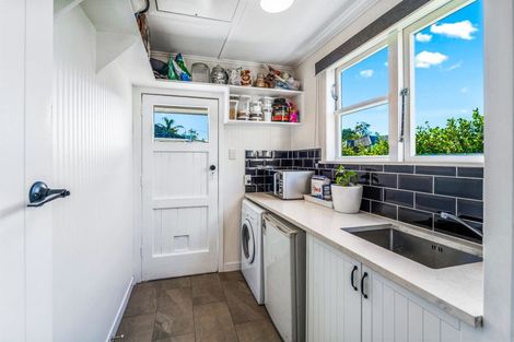 Photo of property in 921c Whangaparaoa Road, Manly, Whangaparaoa, 0930