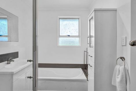 Photo of property in 11 Warkworth Grove, Bell Block, New Plymouth, 4312