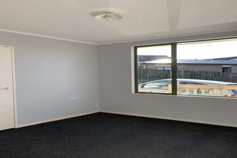 Photo of property in 2/10 Southview Place, Wattle Downs, Auckland, 2102