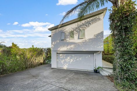 Photo of property in 30c Wade River Road, Stanmore Bay, Whangaparaoa, 0932