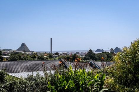 Photo of property in 8 Rossiter Crescent, Lynmouth, New Plymouth, 4310