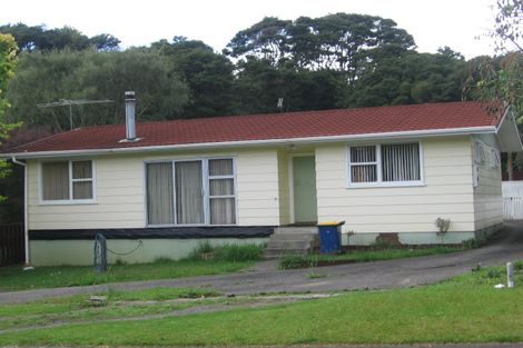 Photo of property in 14 Staincross Street, Green Bay, Auckland, 0604