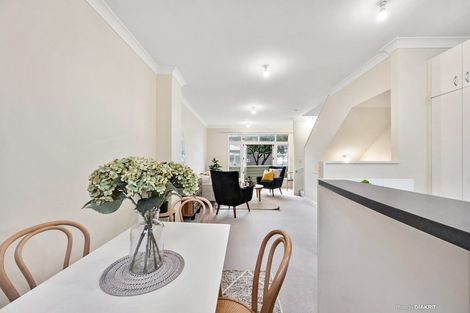 Photo of property in 5 Murphy Street, Thorndon, Wellington, 6011