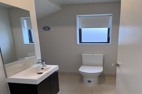 Photo of property in 8b Bunnythorpe Road, Papakura, 2110